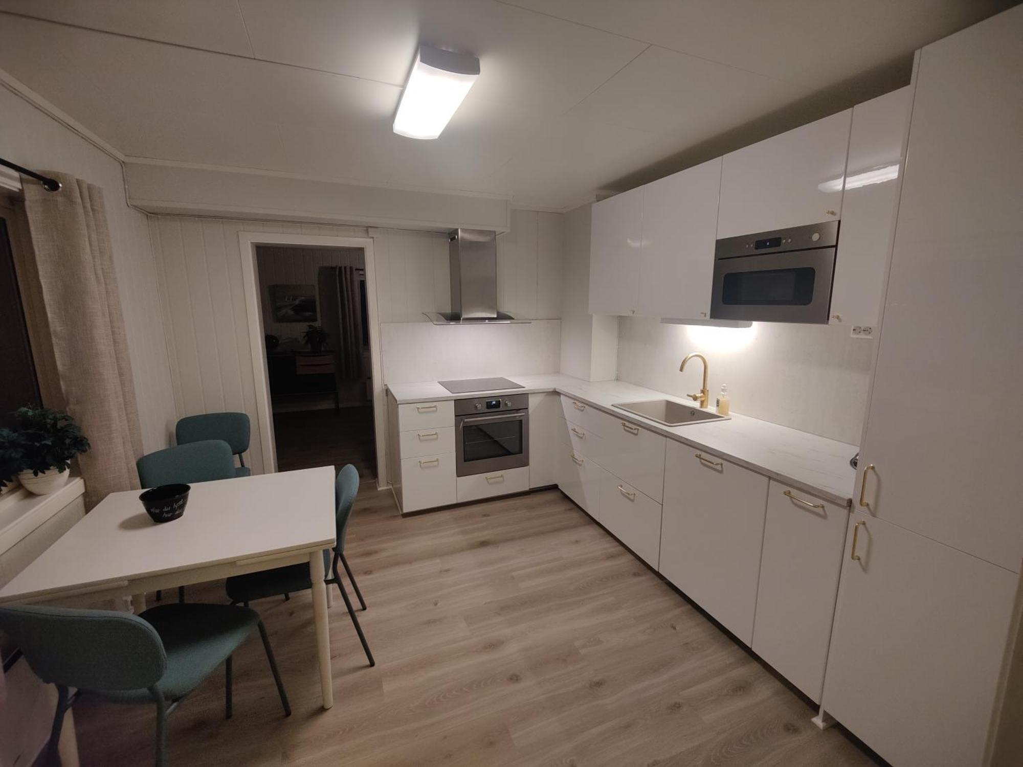 Vardo Accommodation - White House Luaran gambar